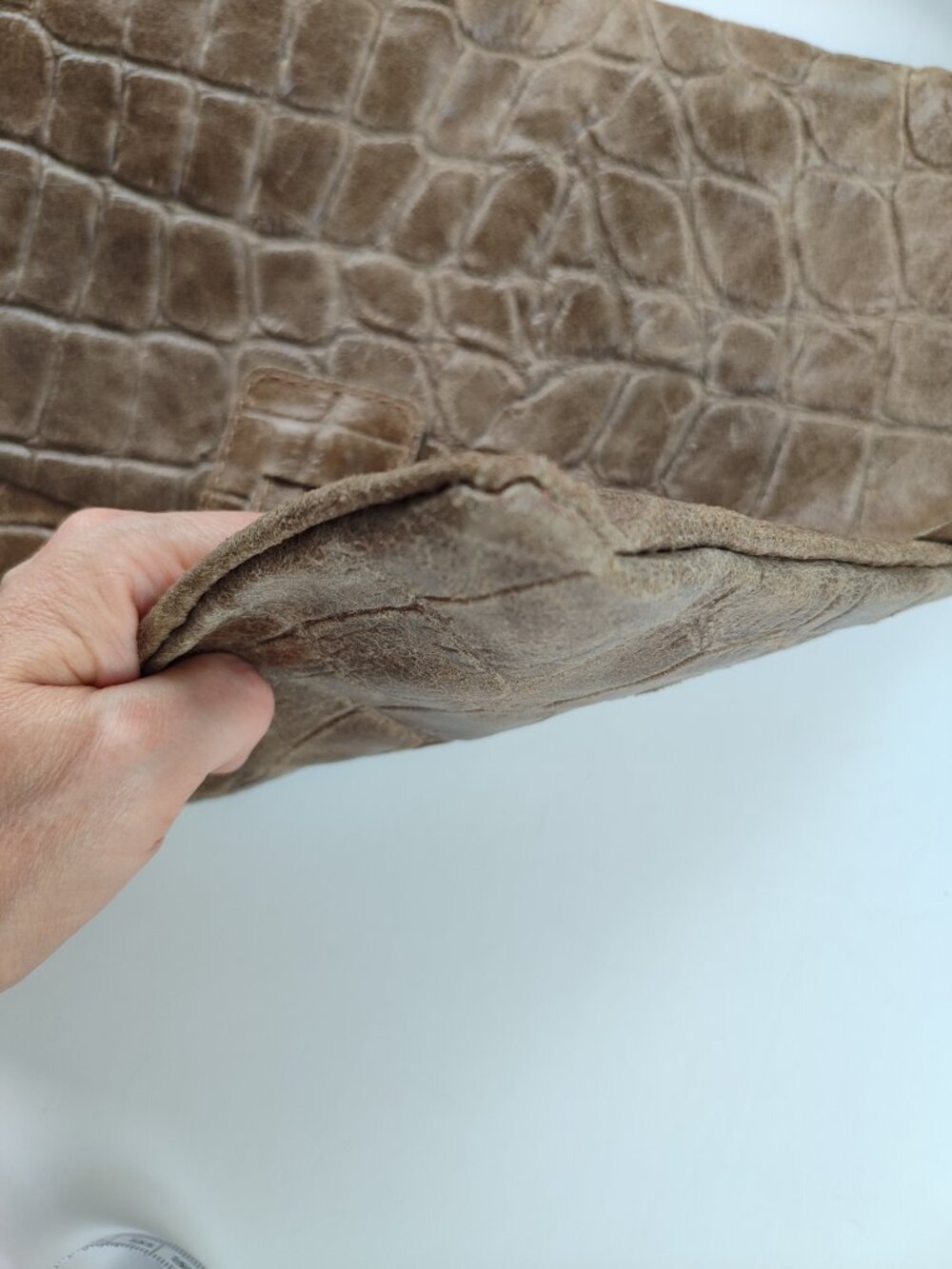 Vintage Italian Taupe genuine Leather Croc Embossed Messenger Bag - Picture 10 of 10